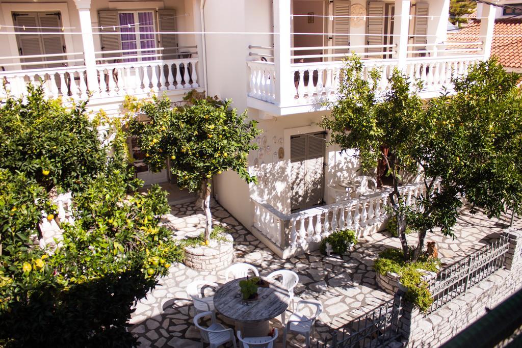 The Orange Garden Daire Kassiopi Dış mekan fotoğraf